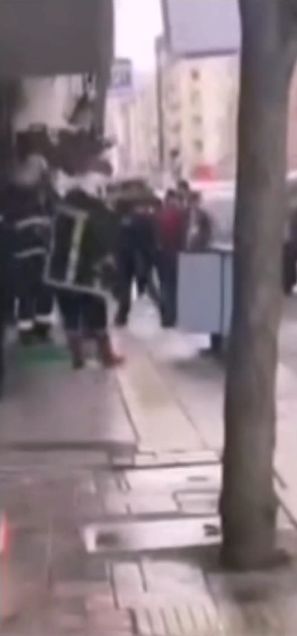 Cadde Üzerindeki Trafo Korku Dolu Anlar Yaşattı