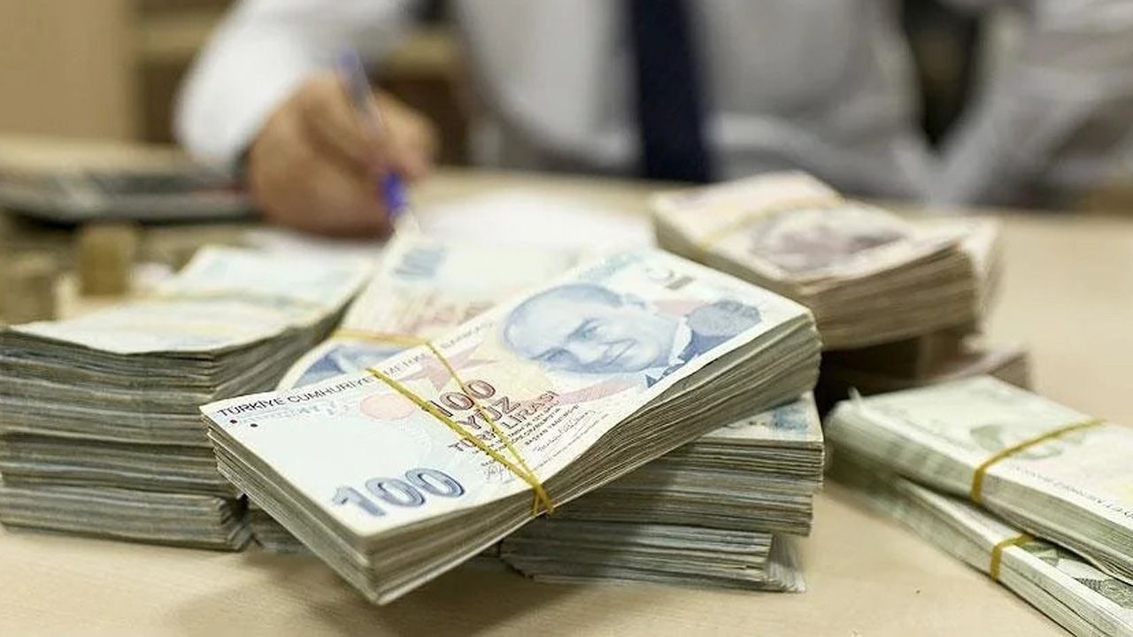 Kredi çekecekler dikkat! 50 ve 100 bin TL’nin geri ödemesi ne kadar? İşte oranlar
