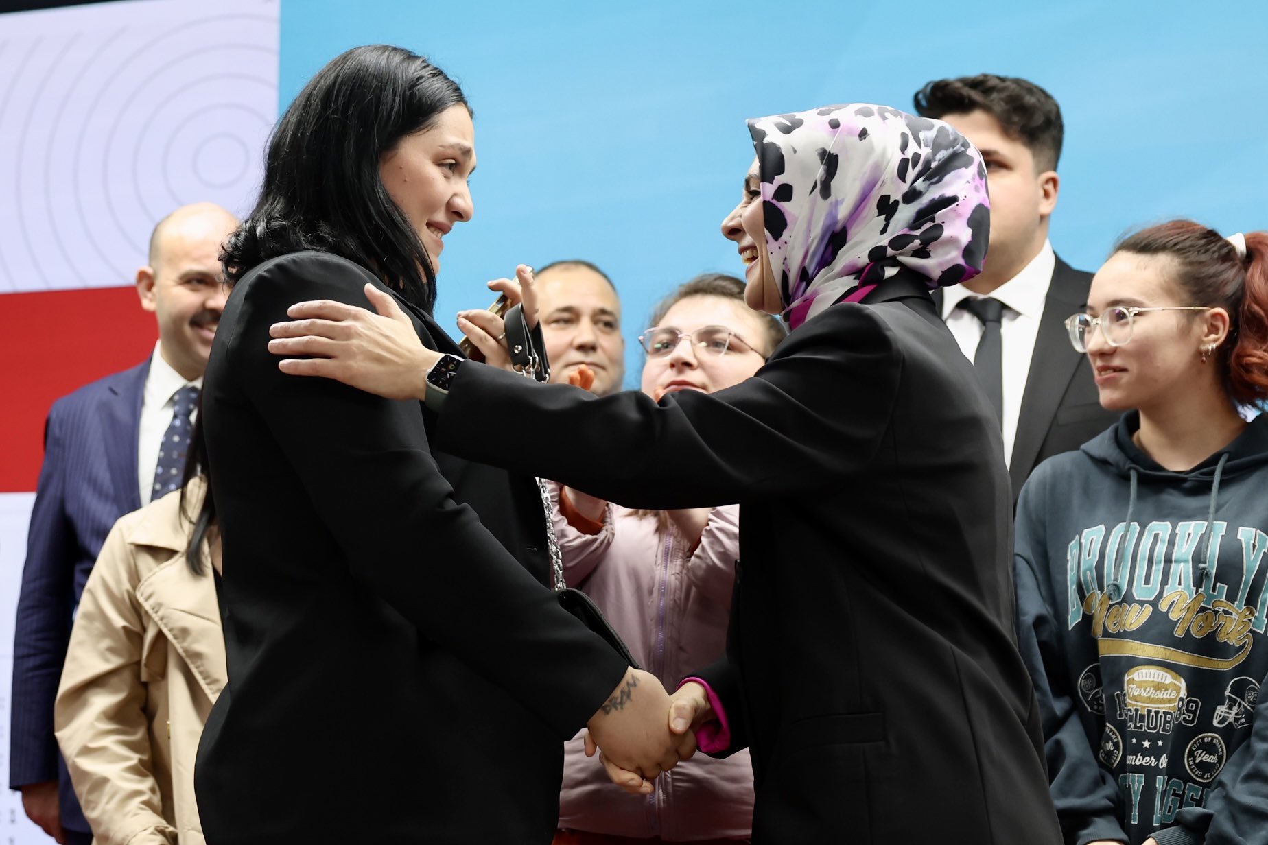 Bakan Göktaş Mutluluklarına Ortak Oldu Devlet Korudu Büyüttü Şimdi Hizmet Zamanı