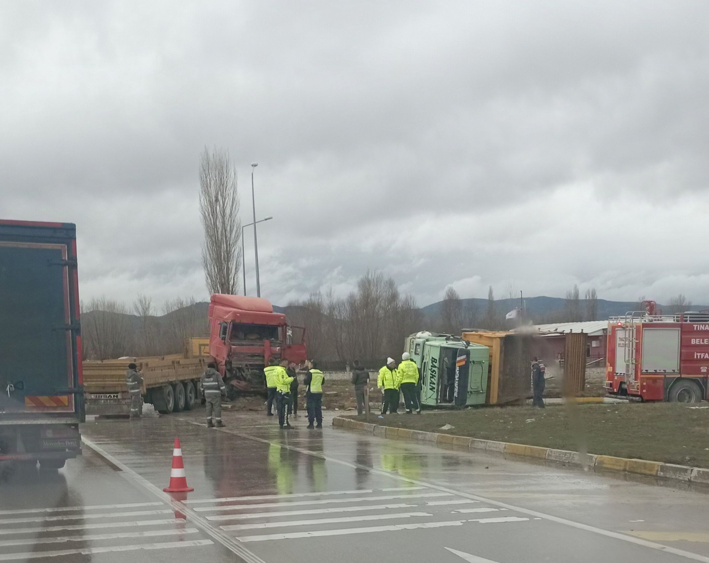 İki TIR Çarpıştı Facianın Eşiğinden Dönüldü