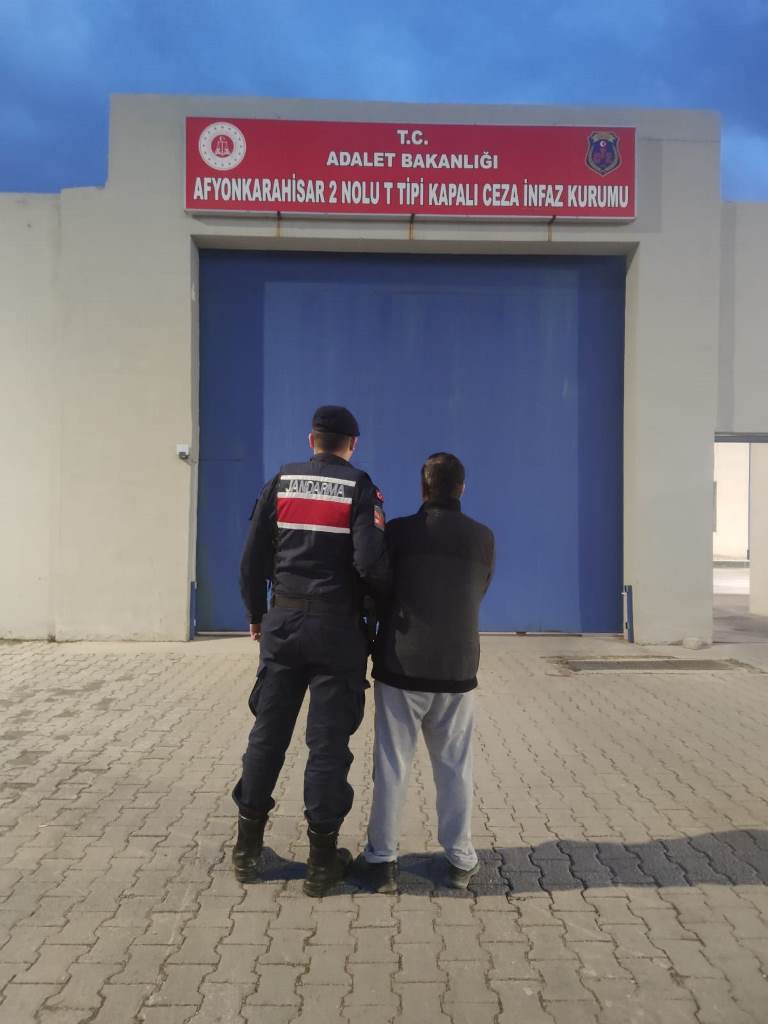 AFYONKARAHİSAR’DA HÜKÜMLÜ ŞAHIS YAKALANDI