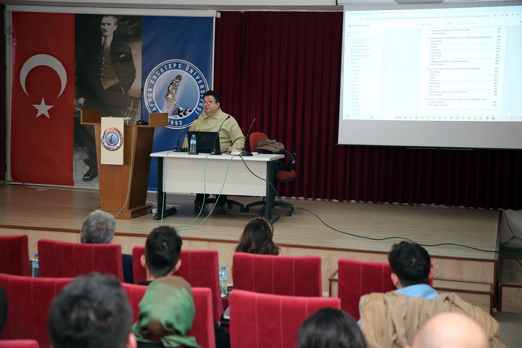 "YAPAY ZEKÂ VE PSİKOTERAPİNİN GELECEĞİ" ANLATILDI