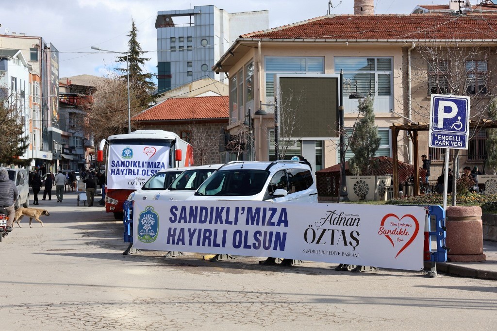 SANDIKLI BELEDİYESİ ARAÇ FİLOSUNU YENİLİYOR VE GENİŞLETİYOR