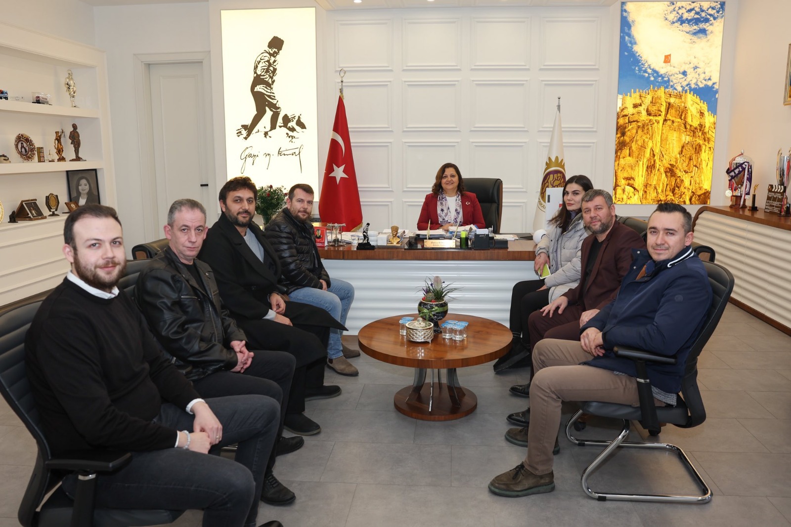 Başkan Köksal, Sevgi Yolu Esnafını Makamında Ağırladı