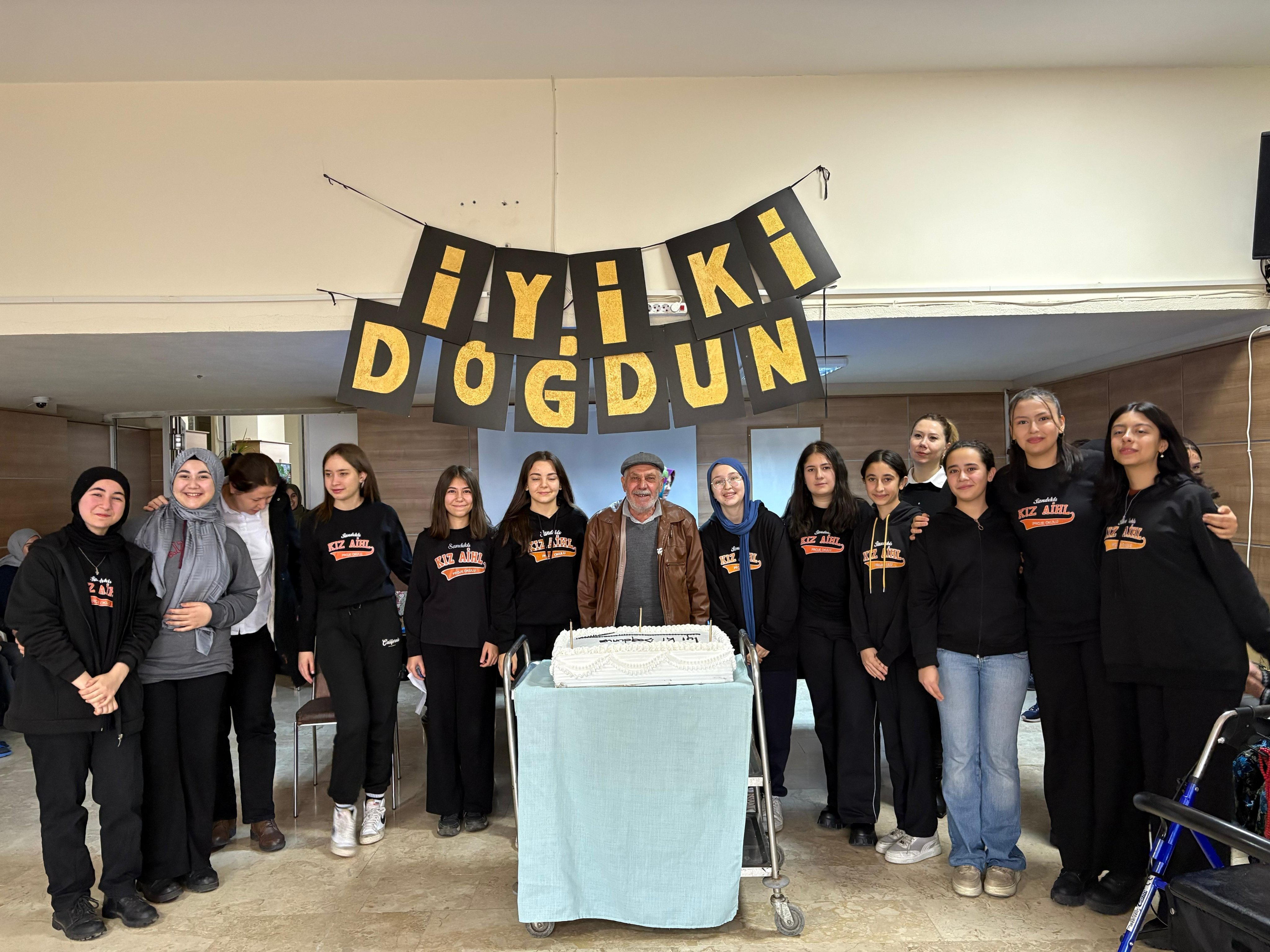 Afyon’da Yürekleri Isıtan Proje Gençler Büyükleriyle Buluşuyor