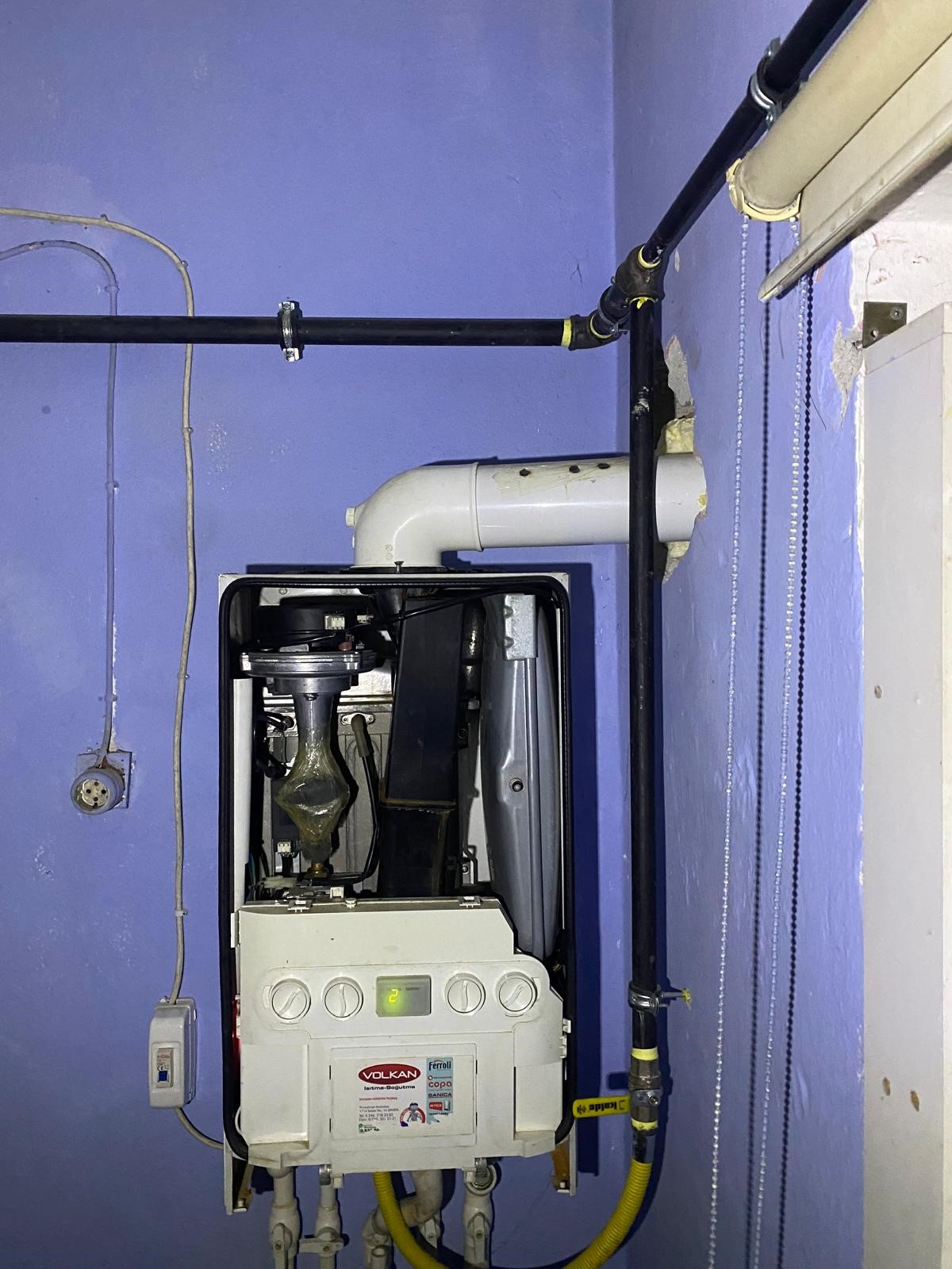 Isparta'da Doğal Gaz Kaçağı Ölümle Sonuçlandı: Baba Öldü, Eşi ve 2 Çocuğu Tedavi Altına Alındı
