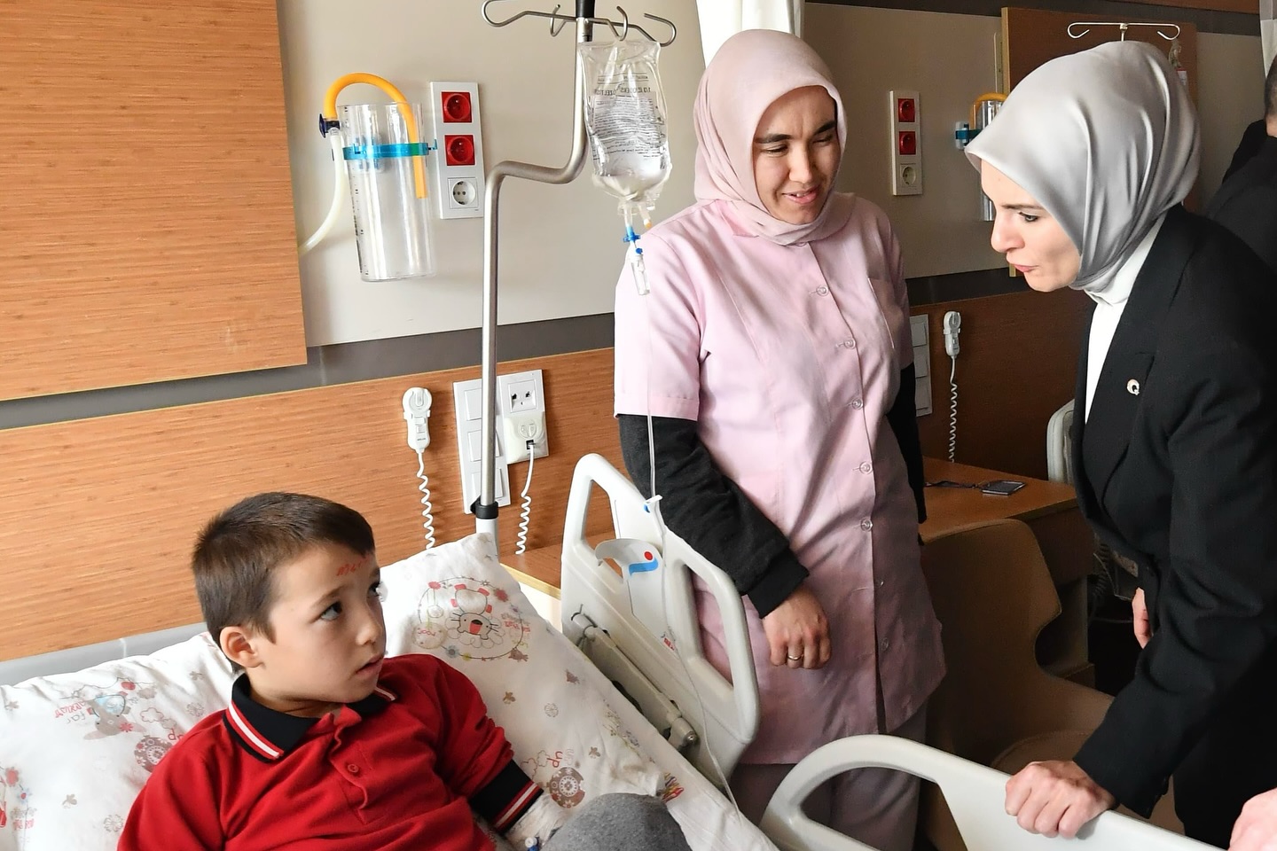 Bakan Göktaş’tan Balıkesir’de  Kazazedelere Şefkat Eli