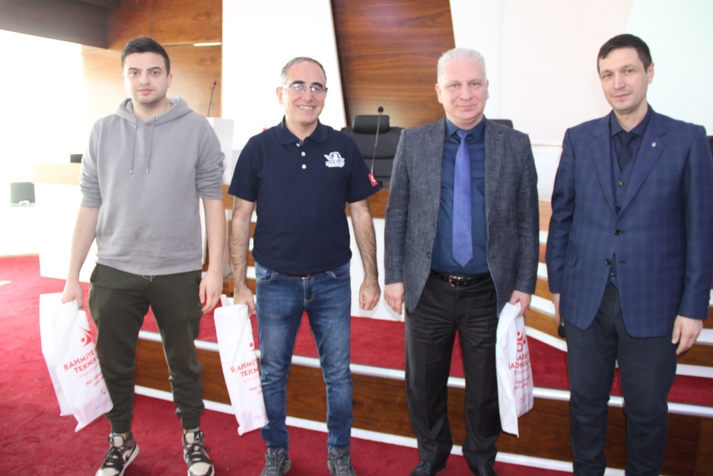 "SOSYAL MEDYA, YAPAY ZEKÂ NEDENİYLE ÇOK GÜVENLİ DEĞİL"