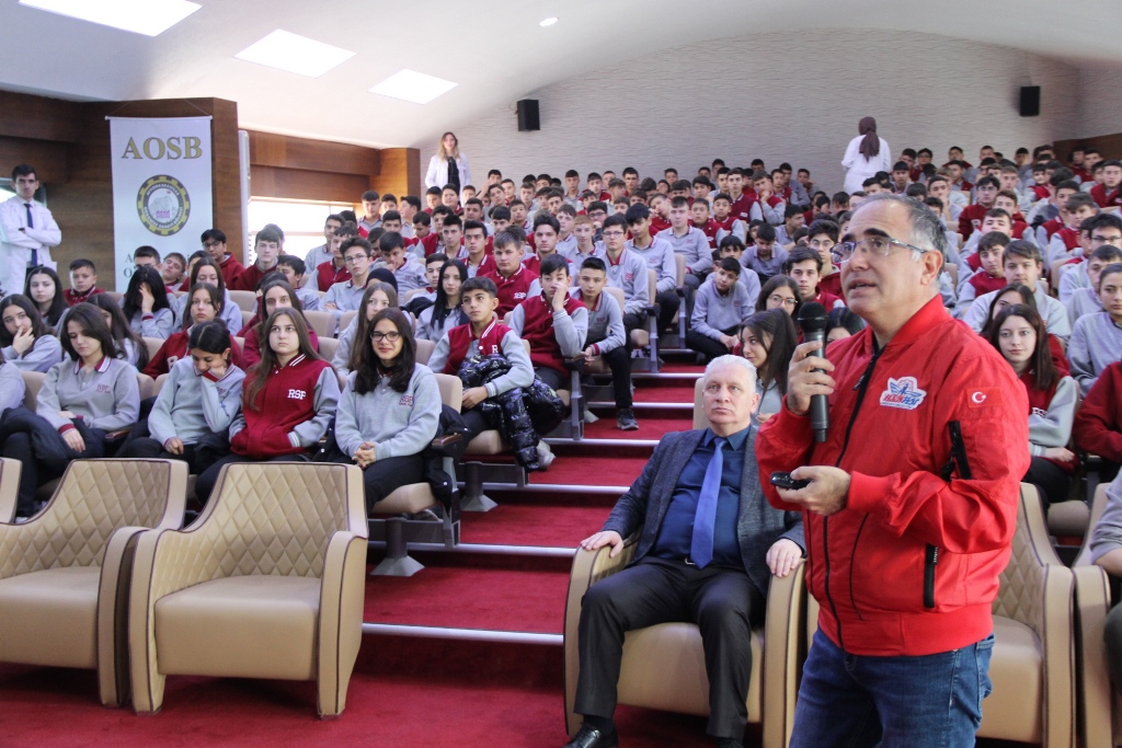 "SOSYAL MEDYA, YAPAY ZEKÂ NEDENİYLE ÇOK GÜVENLİ DEĞİL"