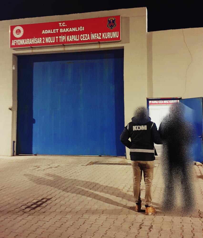 10 Yıl 10 Ay Hapisle Aranan Şahıs Yakalandı: Dolandırıcılık ve Vergi Usulsüzlüğü Suçlarından Aranan Kişi Tutuklandı