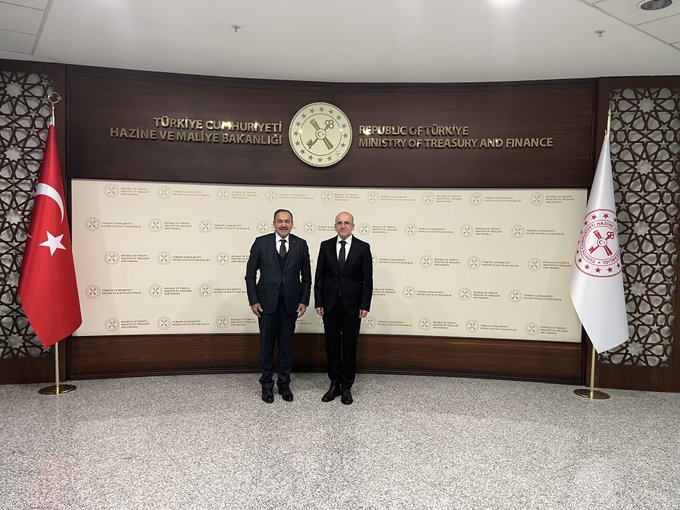 Eski Bakan Eroğlu’nun Ziyaretleri  Yeni Siyasetçilere Taş Çıkaran Cinsten