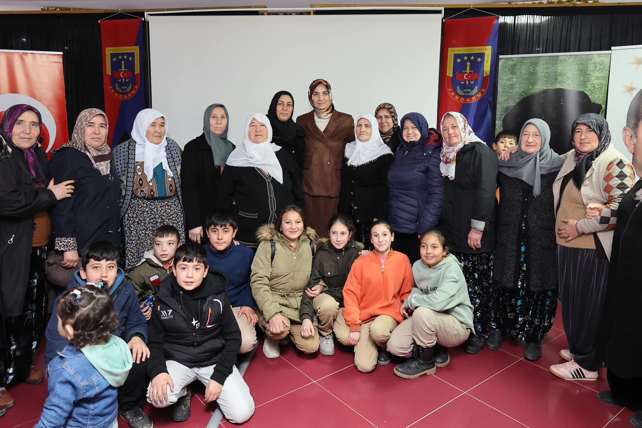 Gençlere Rol Model Olurken Yaşlılara Güven Veriyor