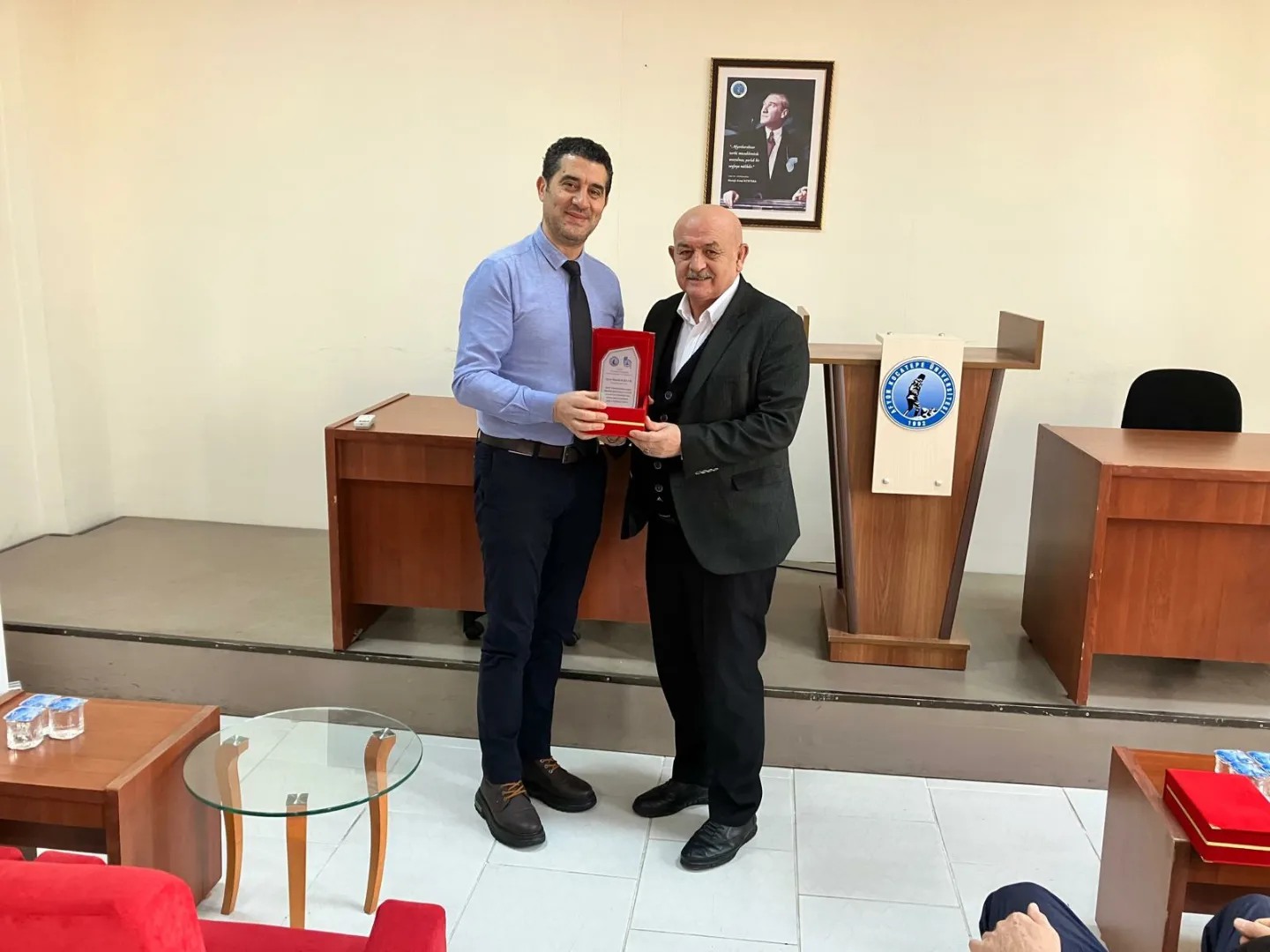 Bolvadin Meslek Yüksekokulu’nda  Hüzünlü Veda Emekliye Ayrıldılar