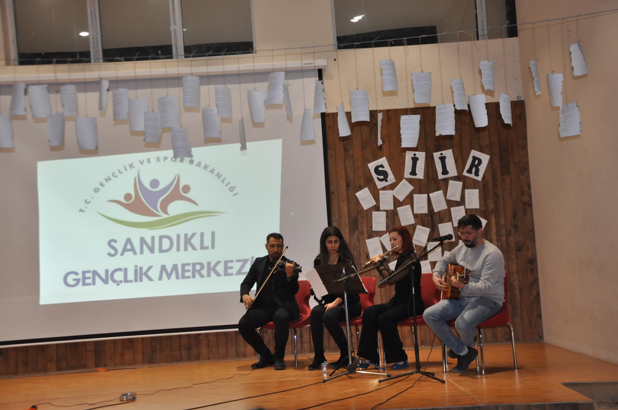 Gençlik ve Sanat Sandıklı’da Buluştu Kaymakam Çengel’e İlgi Yoğundu