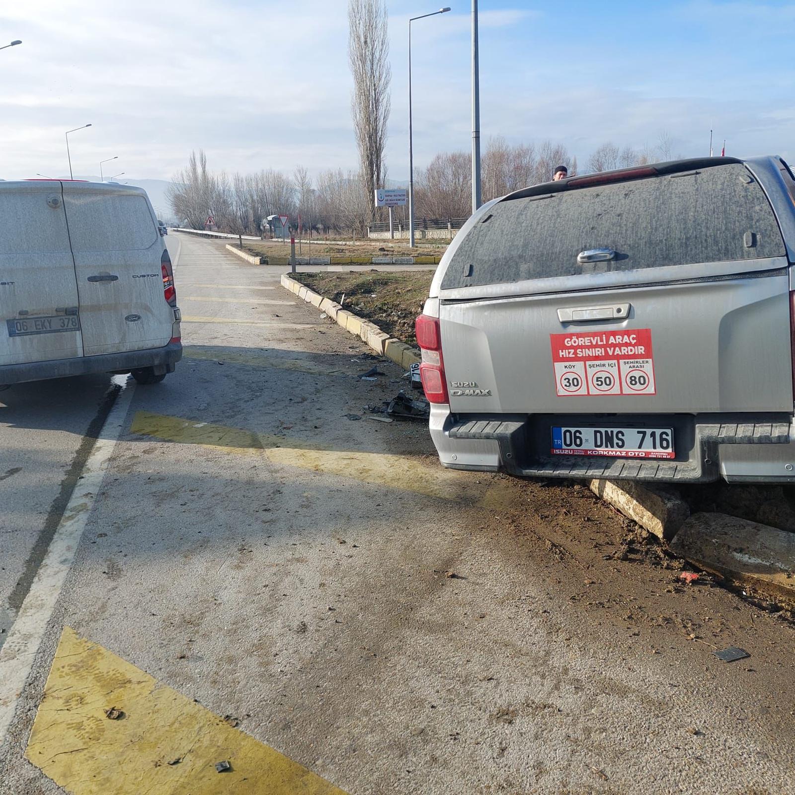 Afyonkarahisar'da İki Kamyonet Çarpıştı: 5 Yaralı