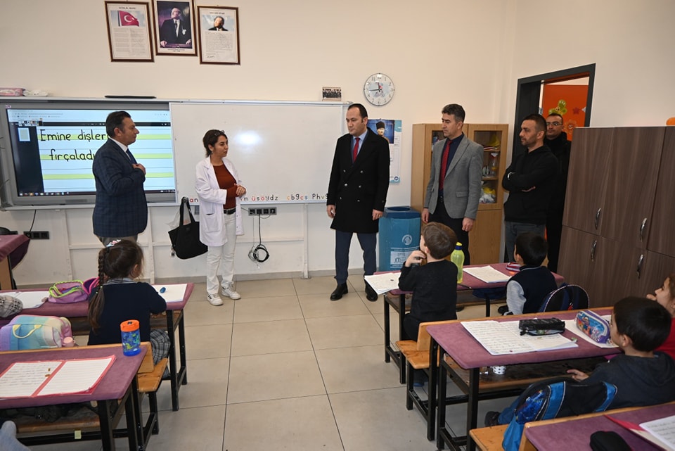 Kaymakam Topuz’dan Eğitim Ziyareti  Minik Öğrencilerle Buluştu