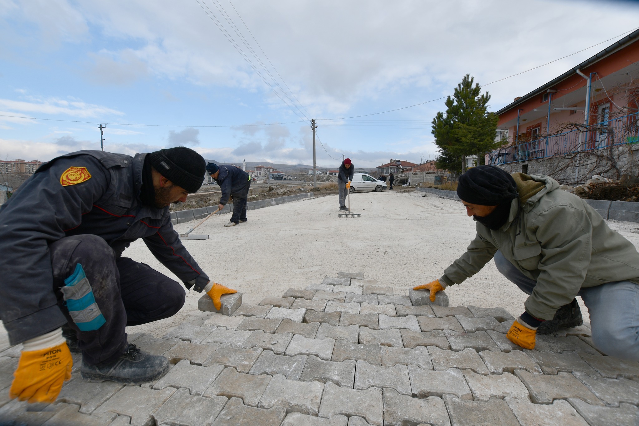 İscehisar’ın Çehresi Değişiyor  Ekipler Canla Başla Çalışıyor