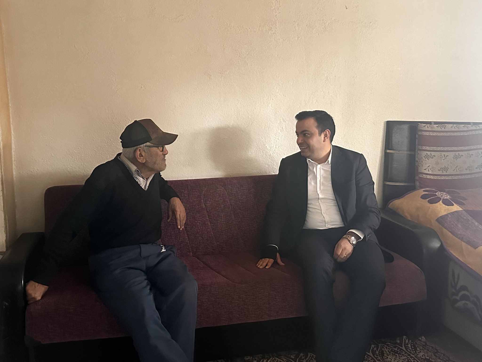 Kaymakam Halis  Bölgedeki Yaşlıları İhmal Etmiyor