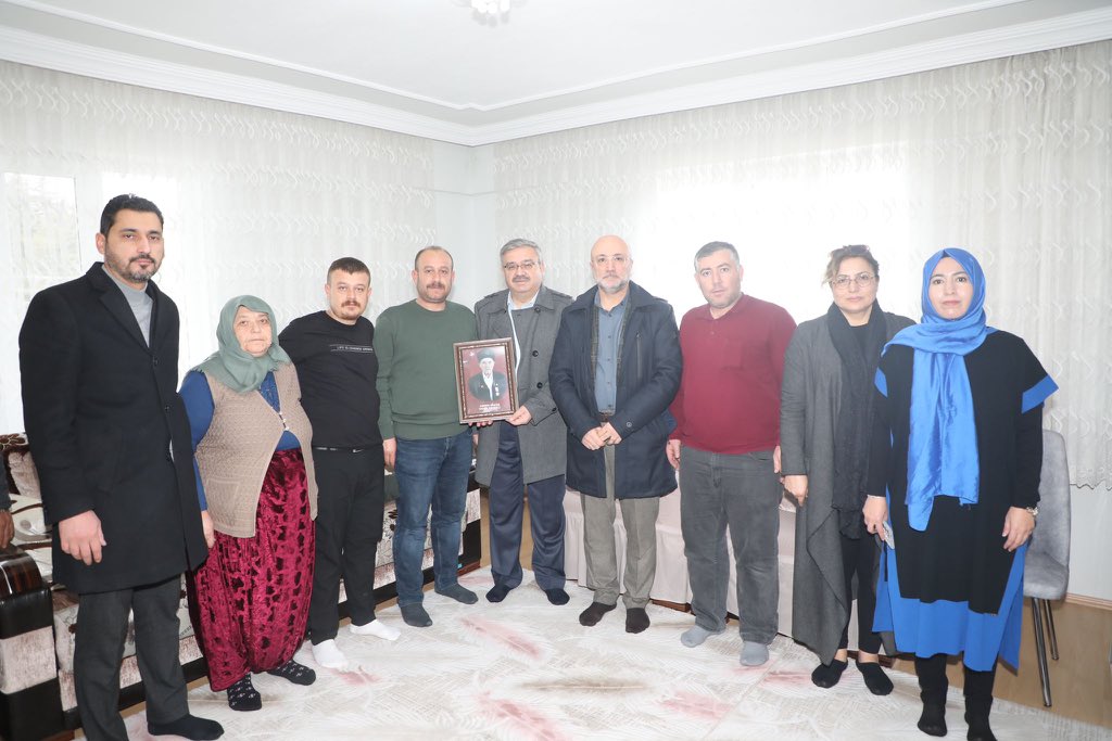 AK Partili Yurdunuseven  Demirci Ailesini Yalnız Bırakmadı