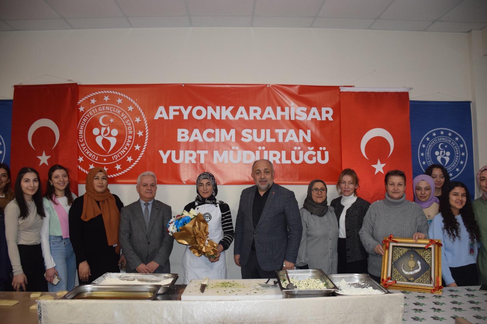 Afyonkarahisar'ın Yöresel Tatları, Ayşe Ekiz'in Elinden Öğrencilere Tanıtıldı