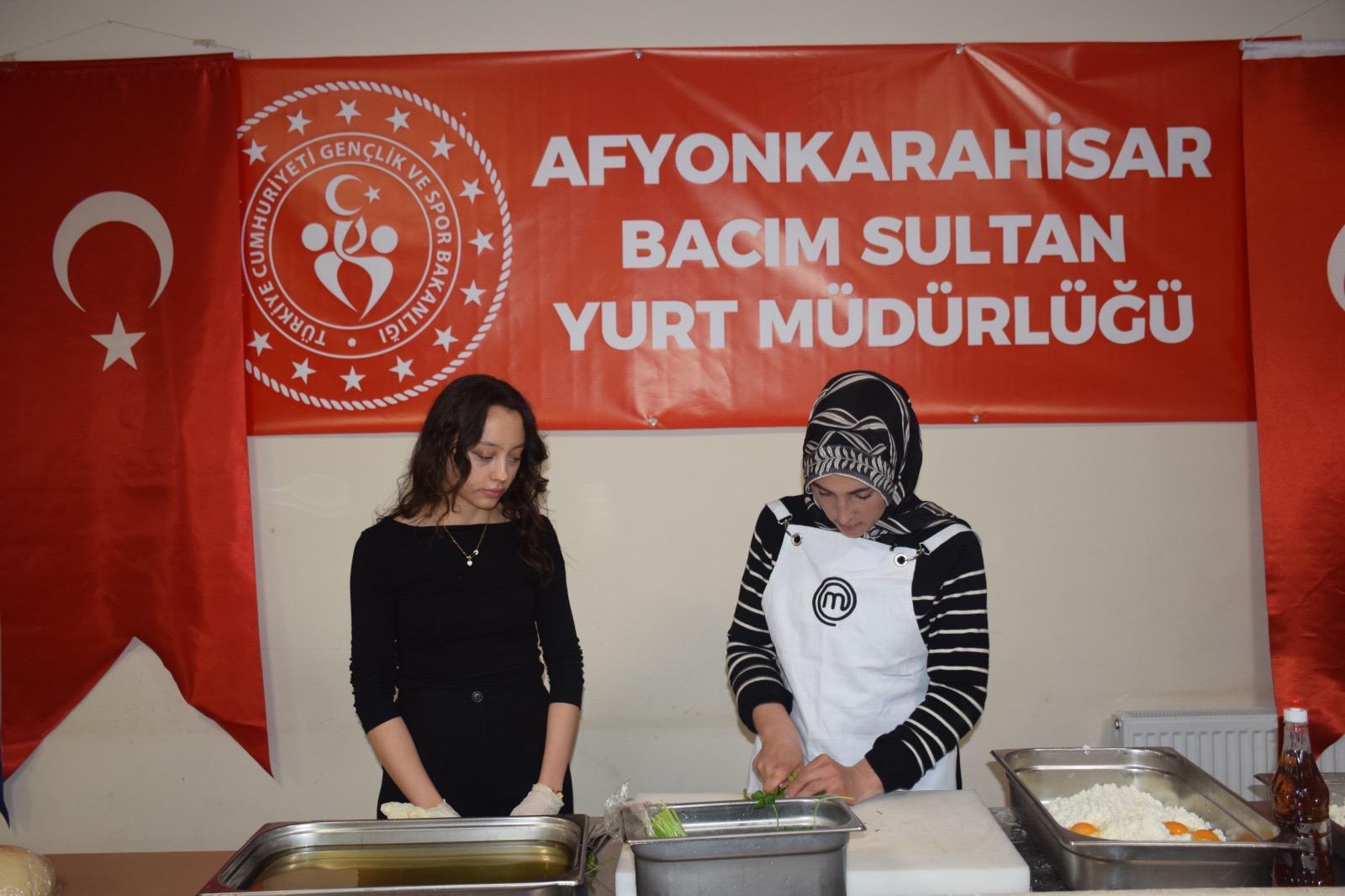 Afyonkarahisar'ın Yöresel Tatları, Ayşe Ekiz'in Elinden Öğrencilere Tanıtıldı