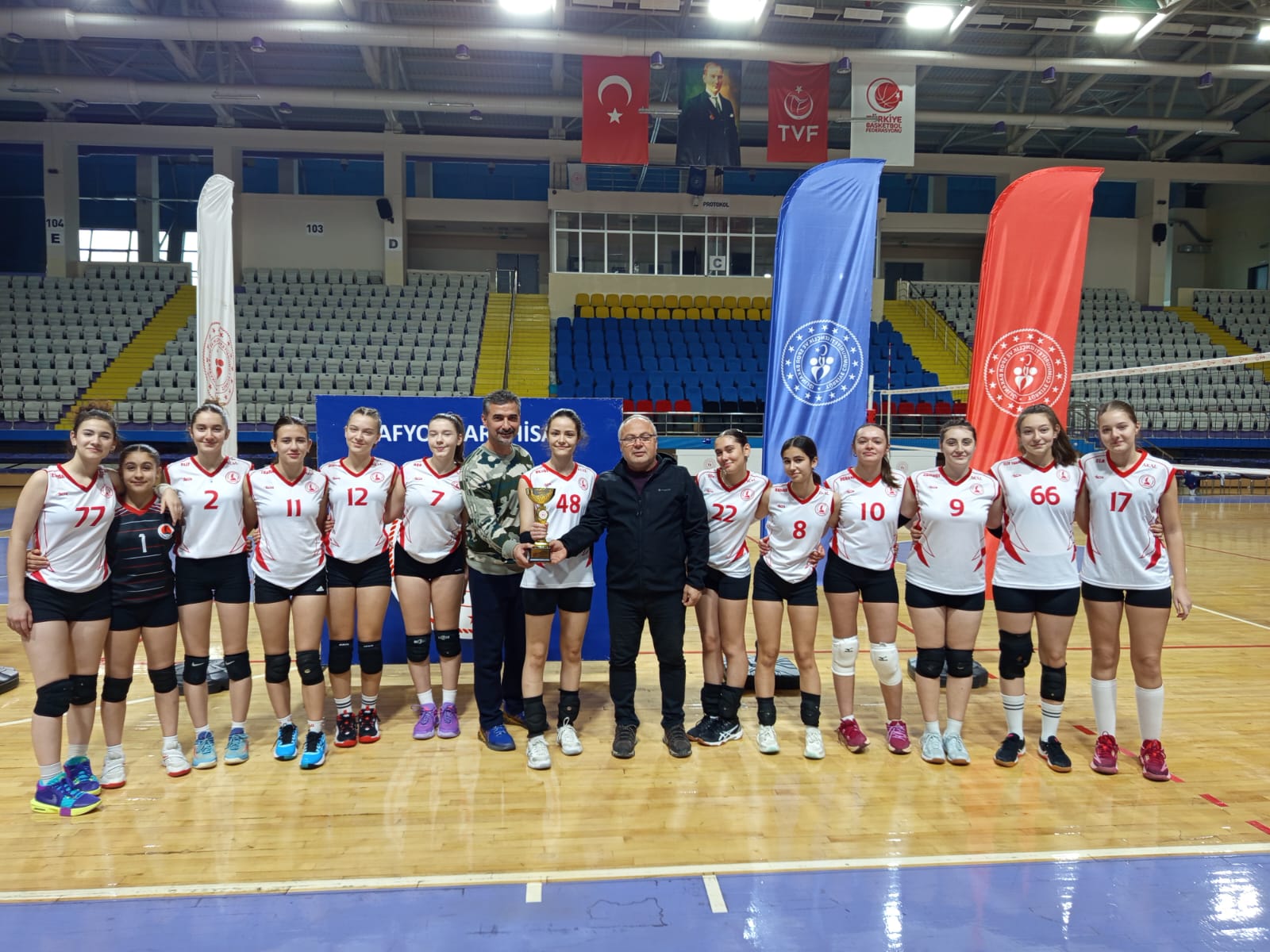 Voleybol Küçük Kızlar Şampiyonası Sona Erdi: Genç Yetenekler Performanslarıyla Gururlandırdı