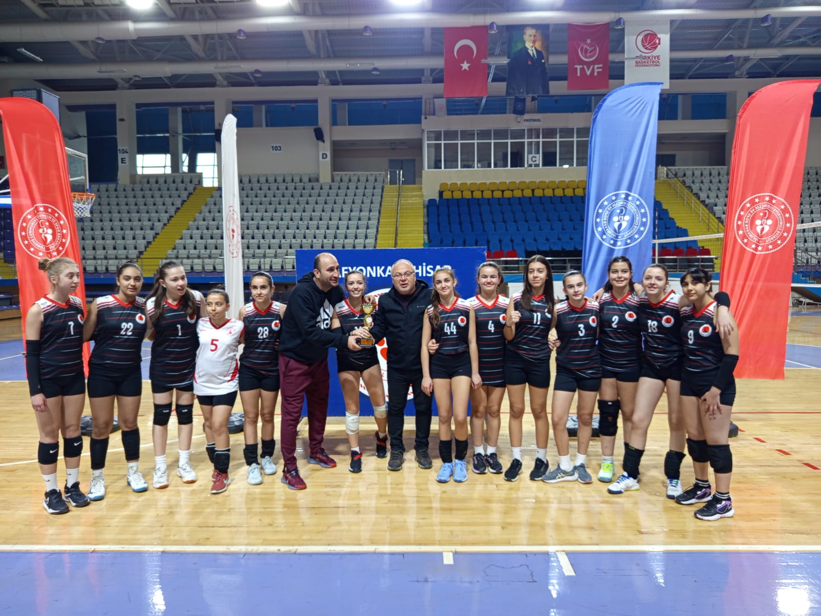 Voleybol Küçük Kızlar Şampiyonası Sona Erdi: Genç Yetenekler Performanslarıyla Gururlandırdı