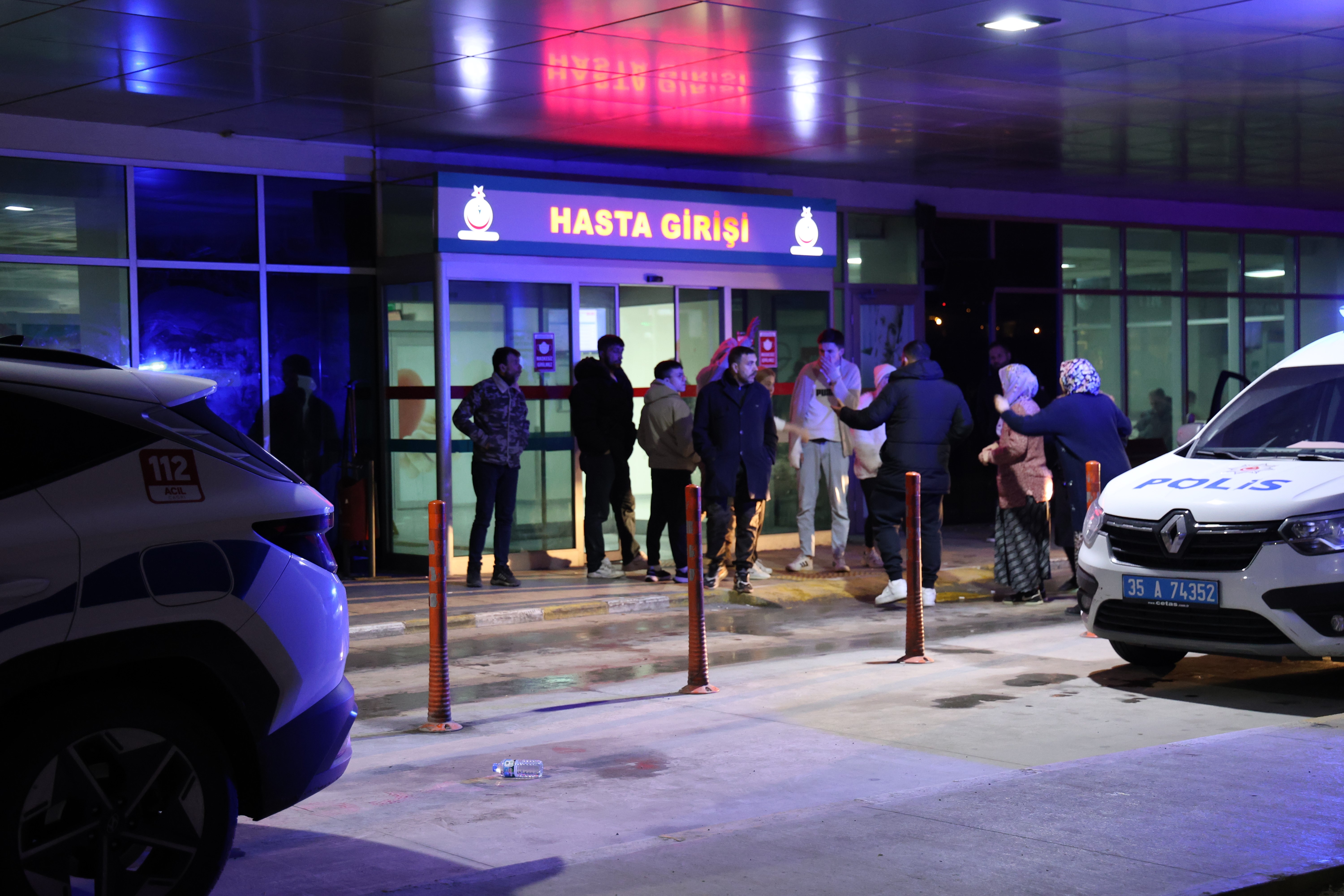 İzmir'de Parkı Kana Buladılar: 7 Yaralı