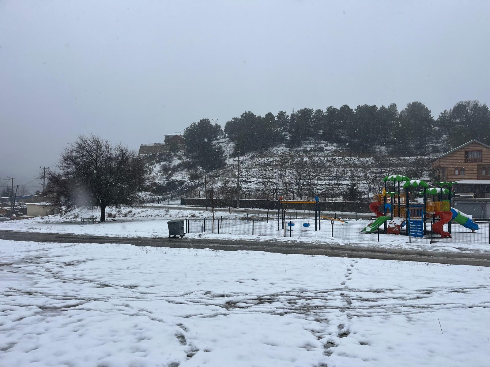 Kuraklıkla Mücadele Eden Buldan Yayla Gölü Beyaza Büründü