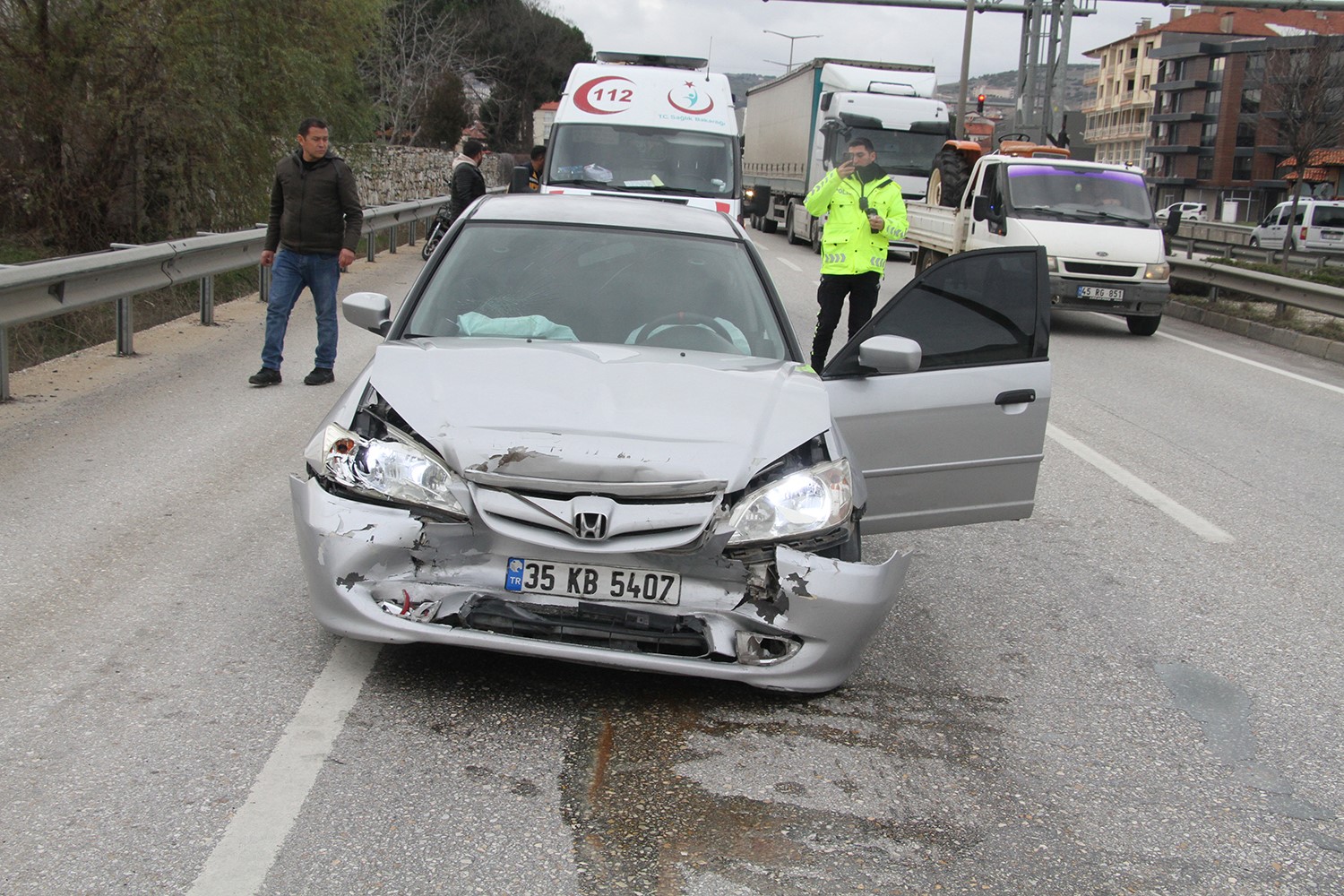 Aynı Yöndeki Otomobile Çarptı: 1 Yaralı
