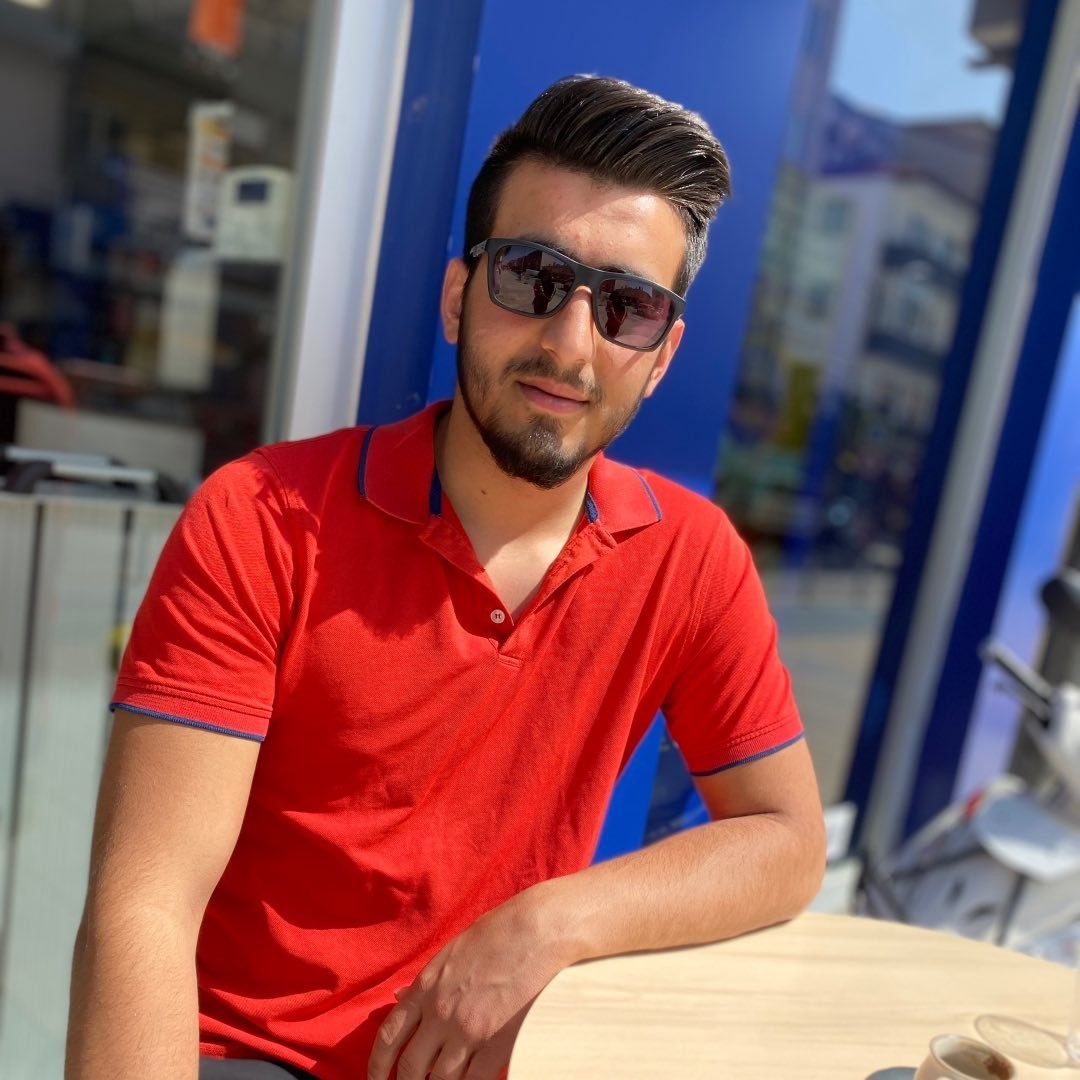 Kaza Yapan Aracından Fırladı, Başka Aracın Altında Kaldı