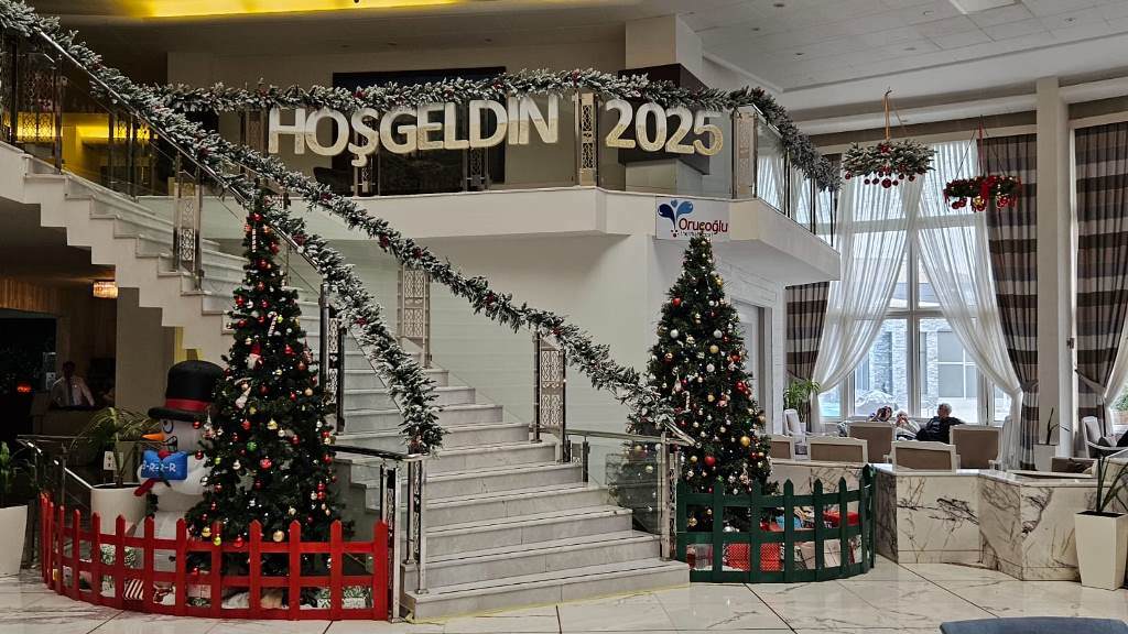 TÜRKİYE'NİN İLK 5 YILDIZLI TERMAL OTELİ ORUÇOĞLU, YILBAŞI HAZIRLIKLARINI TAMAMLADI