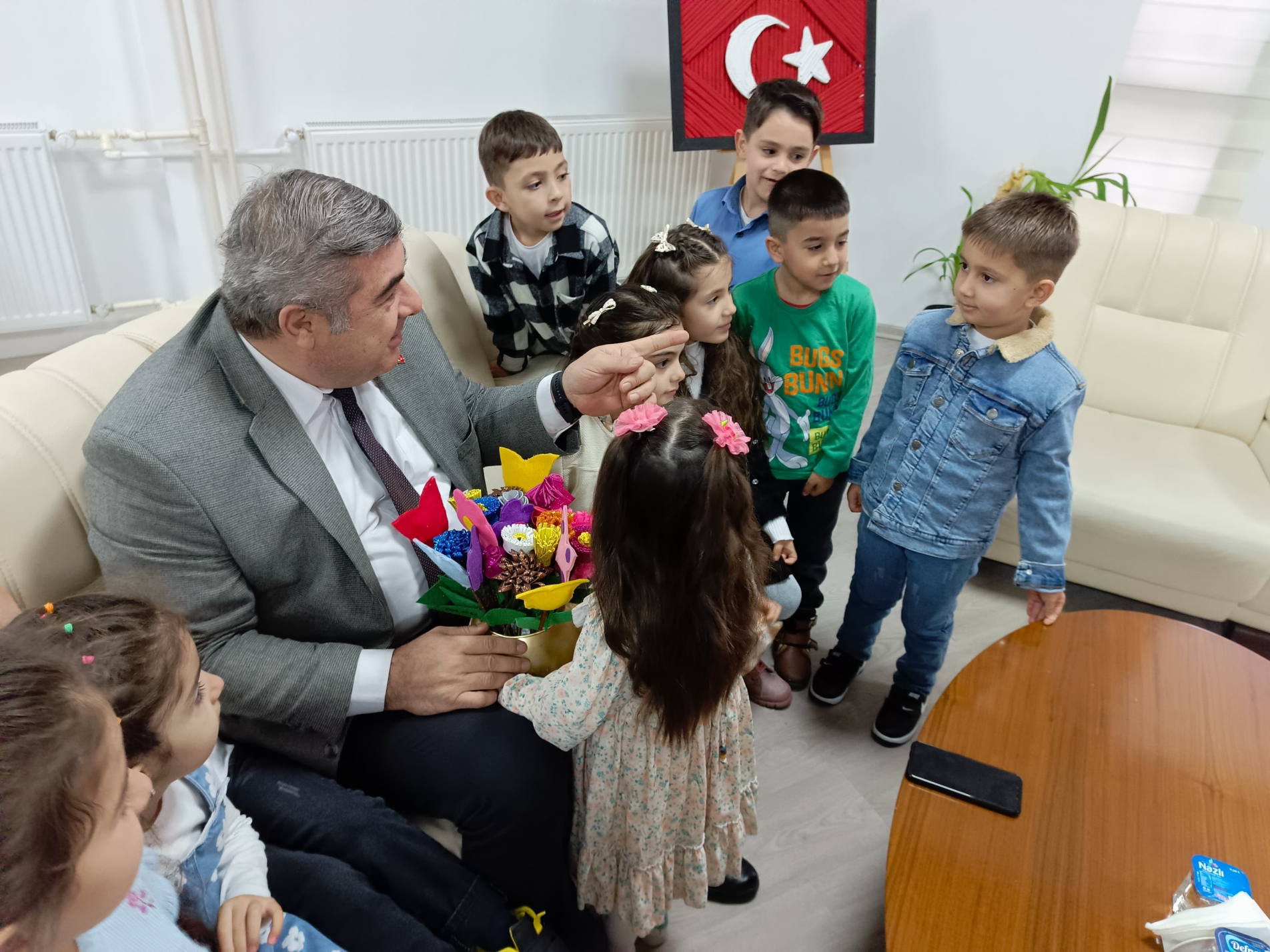 Miniklerden Müdür Sünnetci’ye Ziyaret