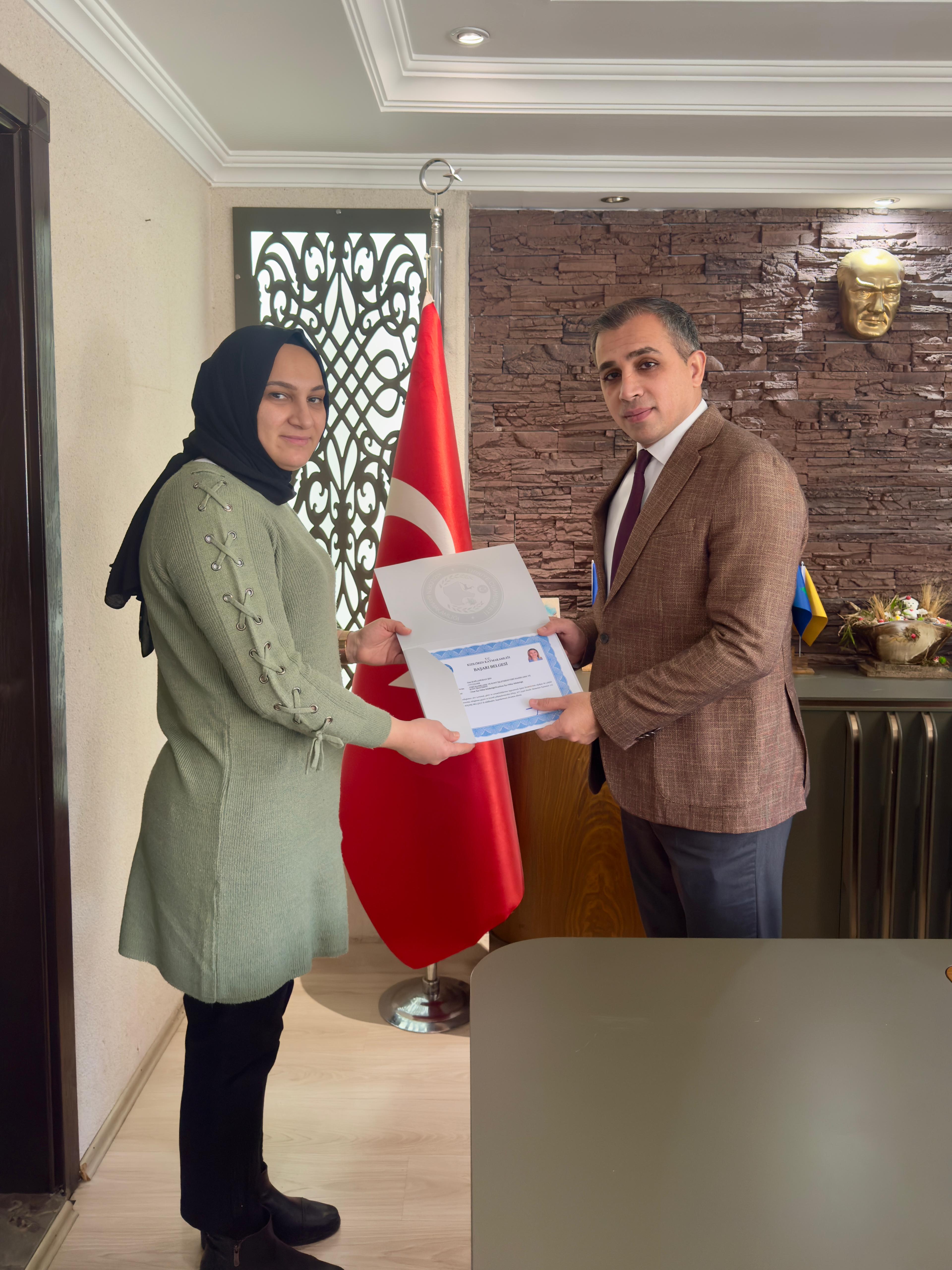 Kızılören'de Eski Kimliklerin Yeni Kimlik Kartıyla Değiştirme İşlemi Tamamlandı