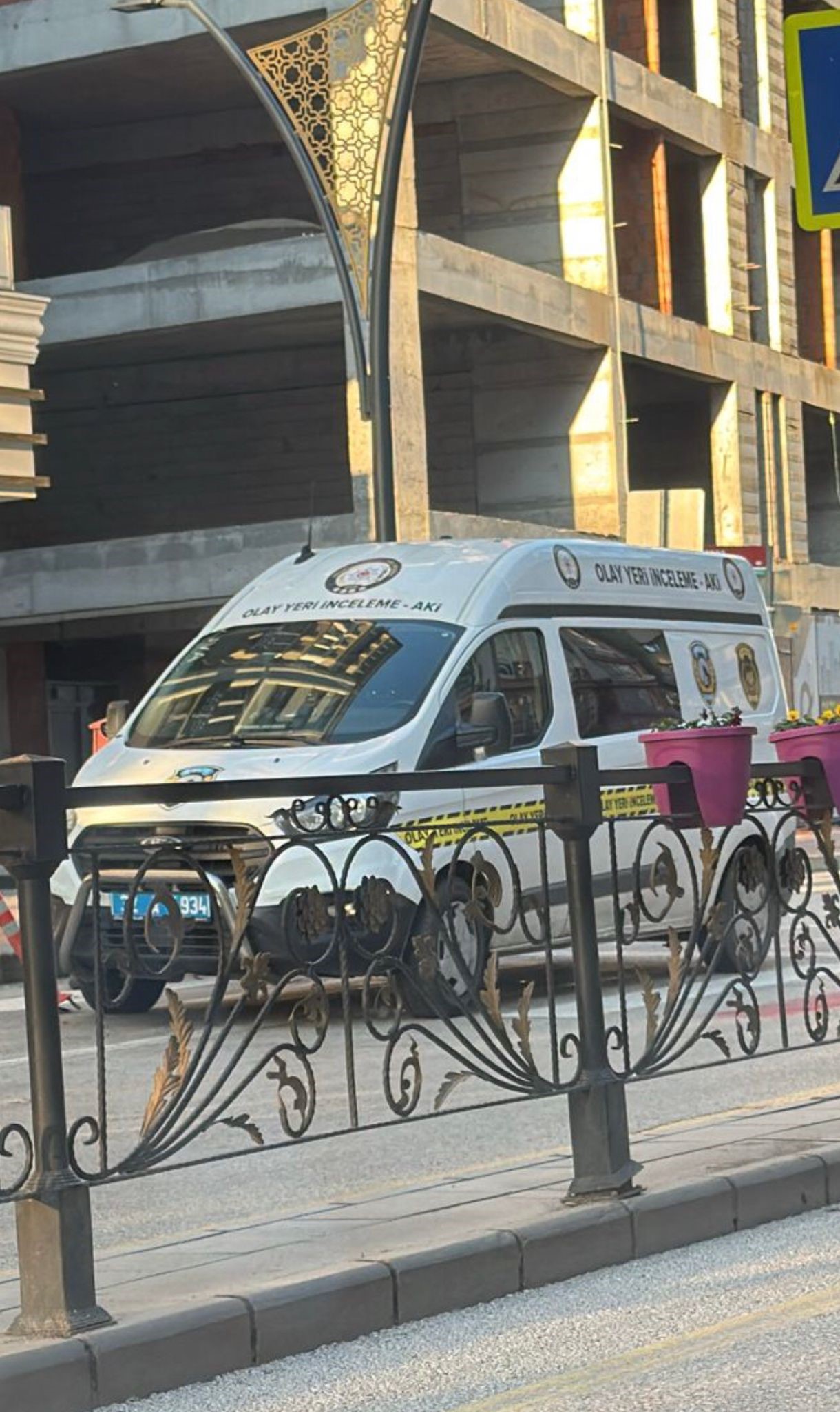 Isparta'da Kuyumcudaki Soygun Girişimi Cama Takıldı