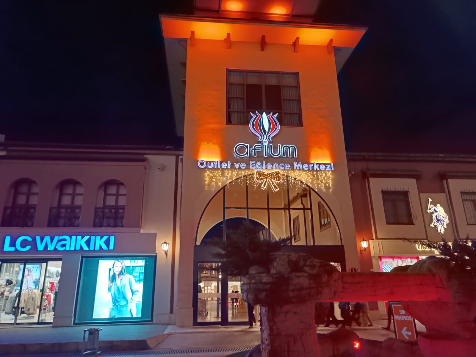 Afyonkarahisar AFİUM Outlet ve Eğlence Merkezi'nde, Yılbaşı Coşkusu Yaşanıyor 