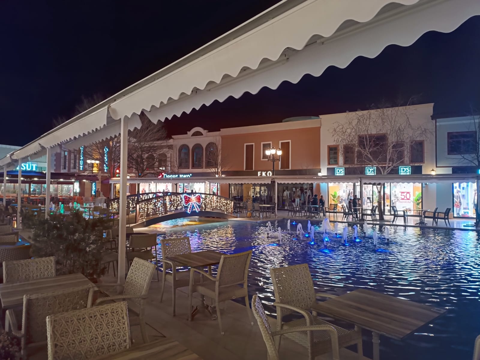 Afyonkarahisar AFİUM Outlet ve Eğlence Merkezi'nde, Yılbaşı Coşkusu Yaşanıyor 