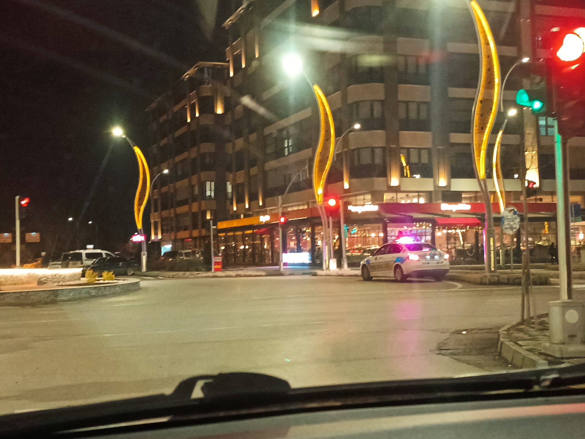 Afyonkarahisar’da Polis Ekipleri, Yılbaşı Gecesinde Trafik Önlemlerini Artırdı