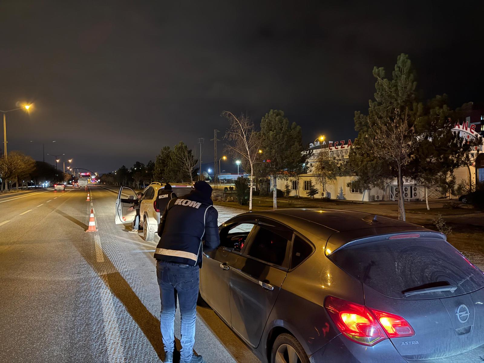 Afyonkarahisar'da Emniyet Müdürlüğü, Yılbaşı Gecesinde Güvenlik Önlemlerini Artırdı