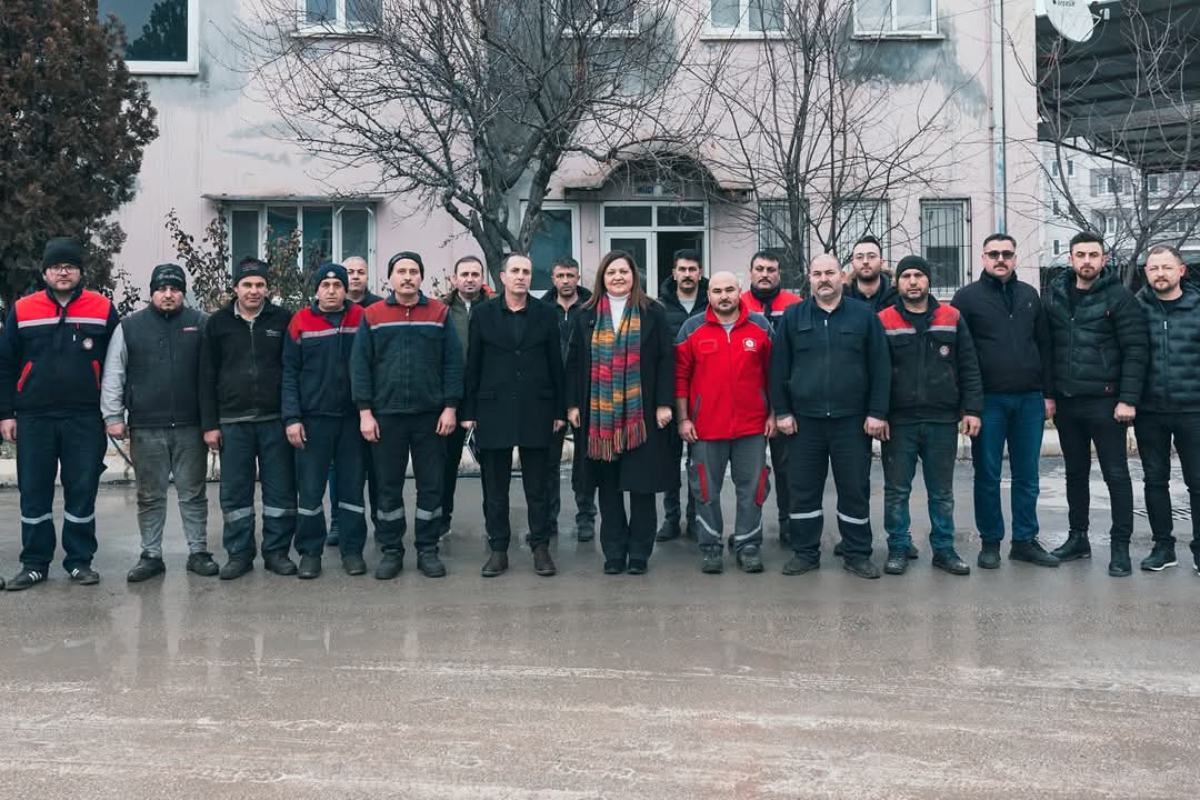 Başkan Burcu Köksal, Yeni Yıl Öncesi Belediye Kurumlarını Ziyaret Etti