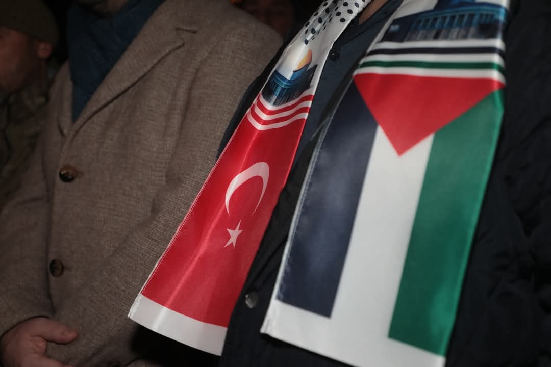 AK Parti İl Başkanı Turgay Şahin'den Galata Mitingine Giden Vatandaşlara Ziyaret