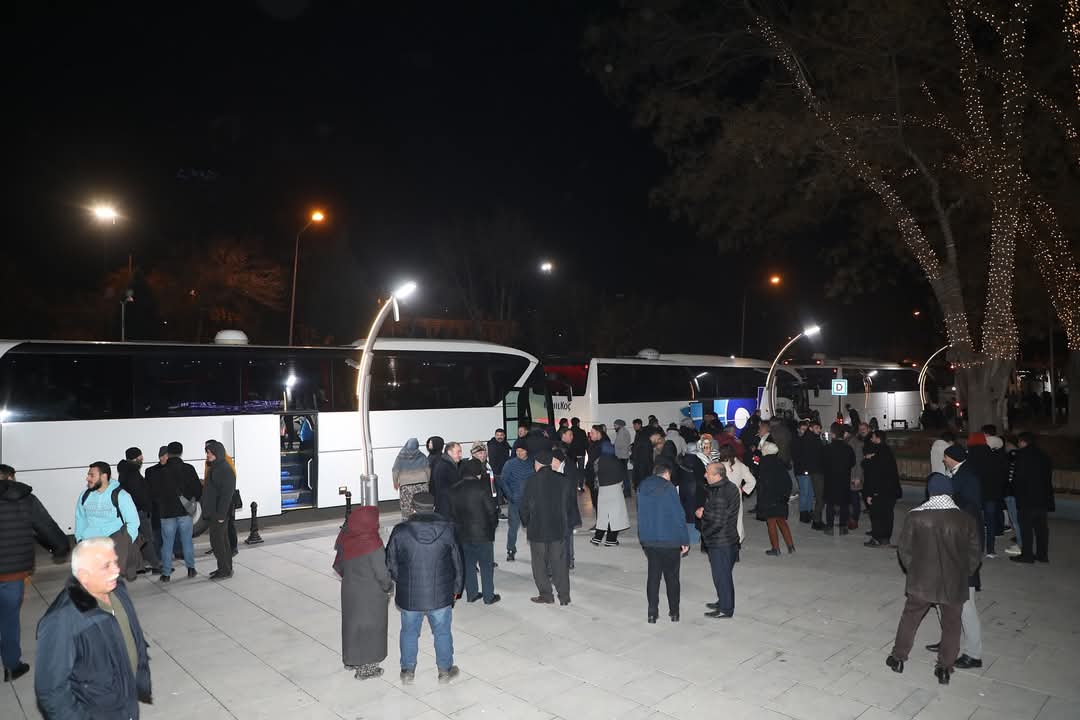 AK Parti İl Başkanı Turgay Şahin'den Galata Mitingine Giden Vatandaşlara Ziyaret