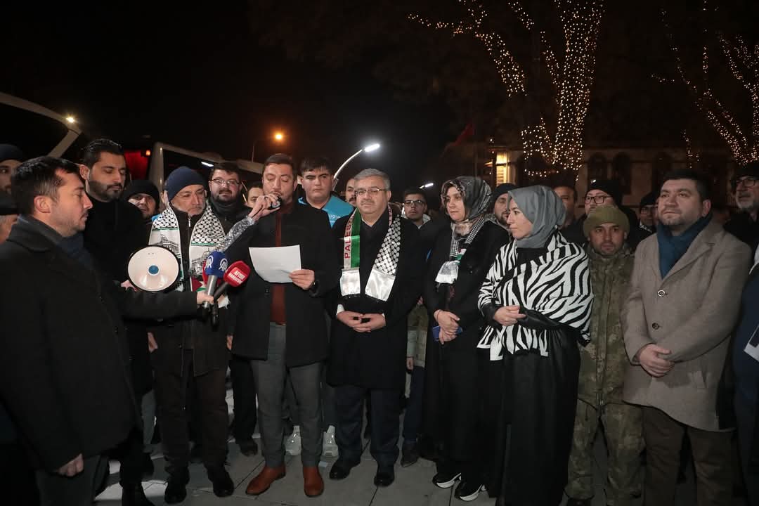 AK Parti İl Başkanı Turgay Şahin'den Galata Mitingine Giden Vatandaşlara Ziyaret