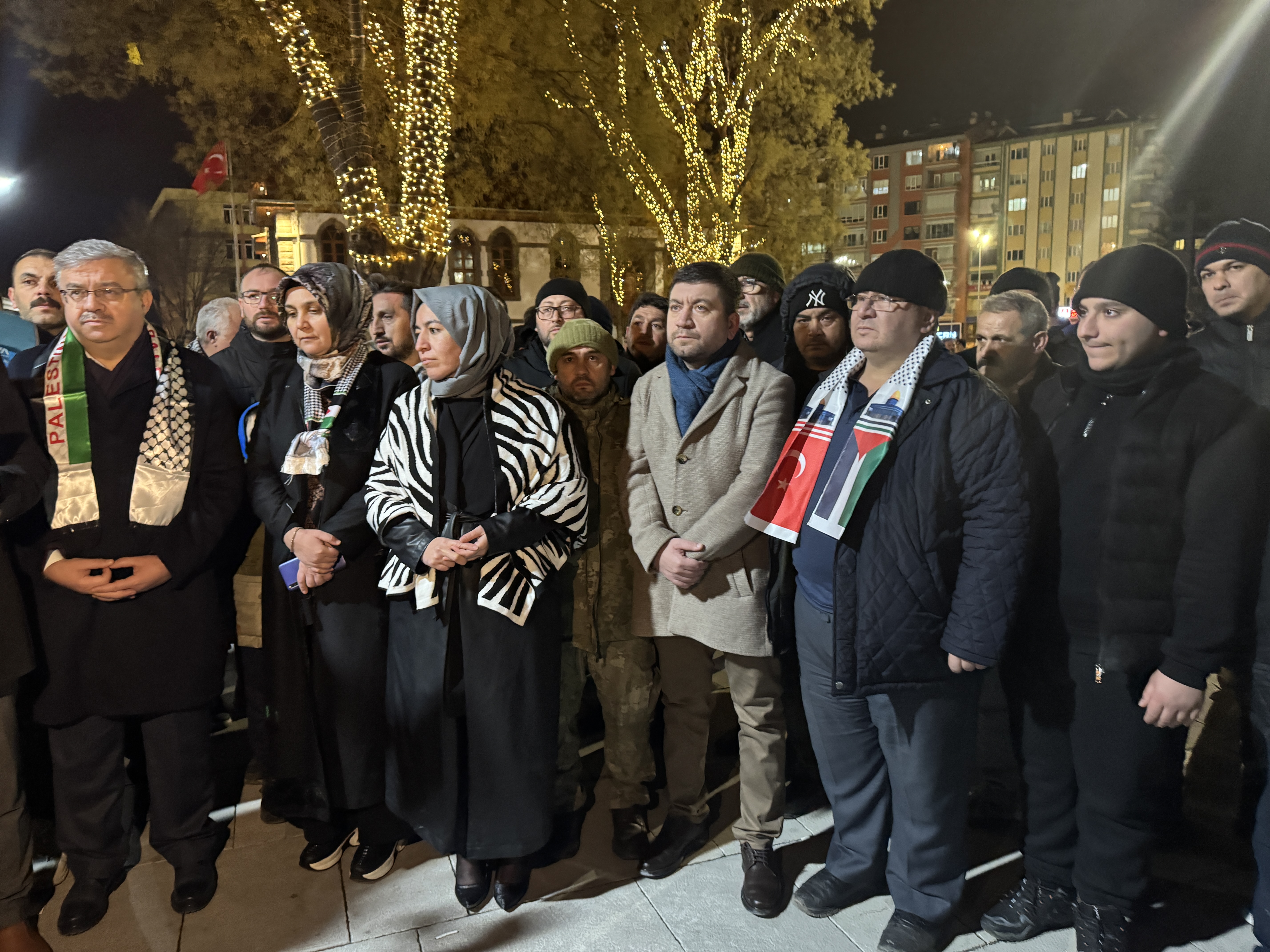 Bir Grup STK Üyesi, Afyon'dan "Galata Köprüsü"ndeki Eyleme Katılmak İçin Yola Çıktı