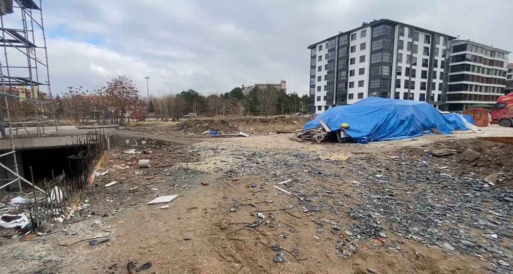 Afyon Halkı Bunlardan Çok Rahatsız  Önce At Arabasıyla Geldiler Sonra Kamyonetle