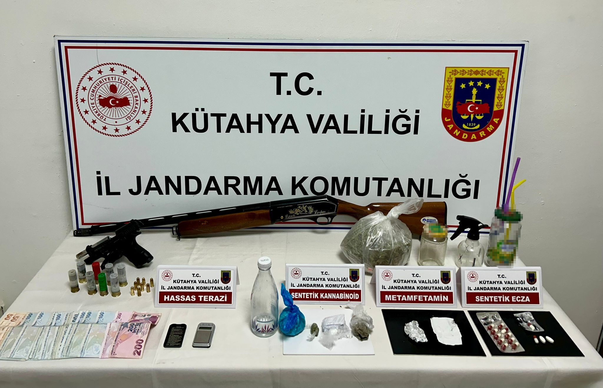 Kütahya'da Jandarmadan Uyuşturucu Operasyonu: 2 Gözaltı
