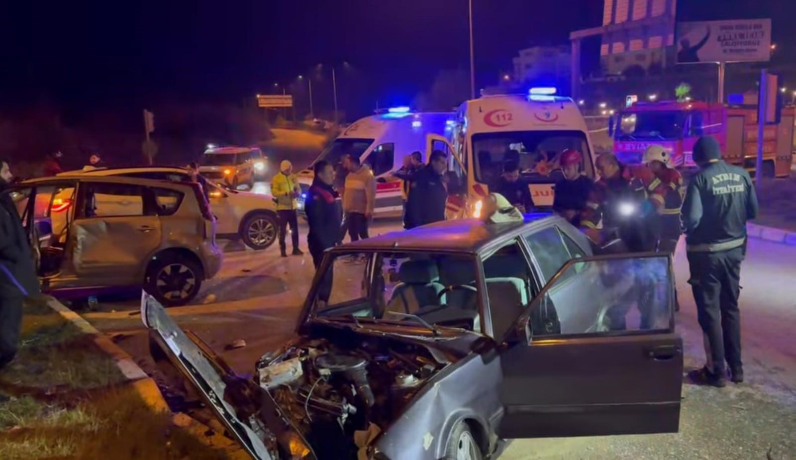 Söke'de Trafik Kazası: Sürücüler ve Yolcular Yaralandı