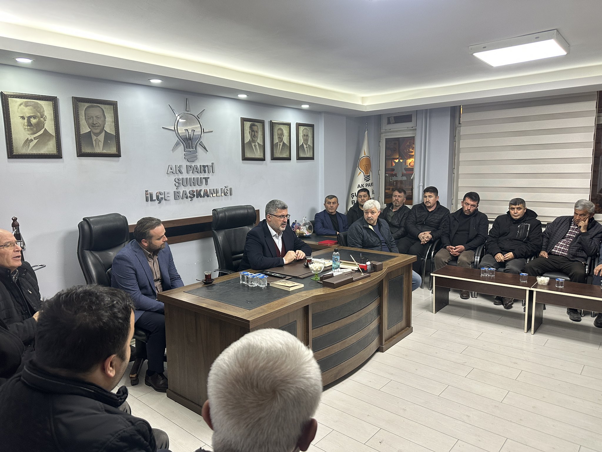 Ali Özkaya Şuhut'ta  Partisinin İlçe Teşkilatıyla Bir Araya Geldi