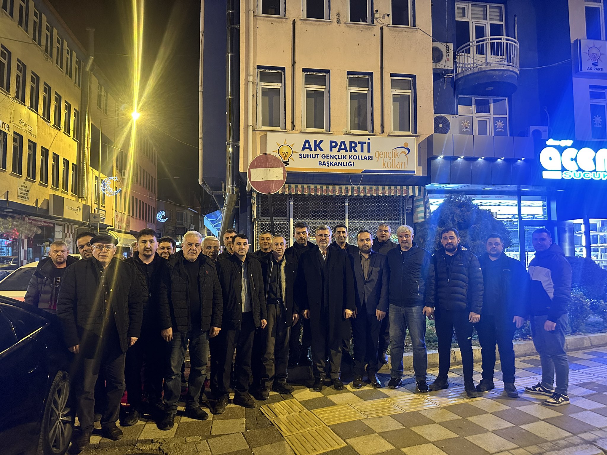 Ali Özkaya Şuhut'ta  Partisinin İlçe Teşkilatıyla Bir Araya Geldi