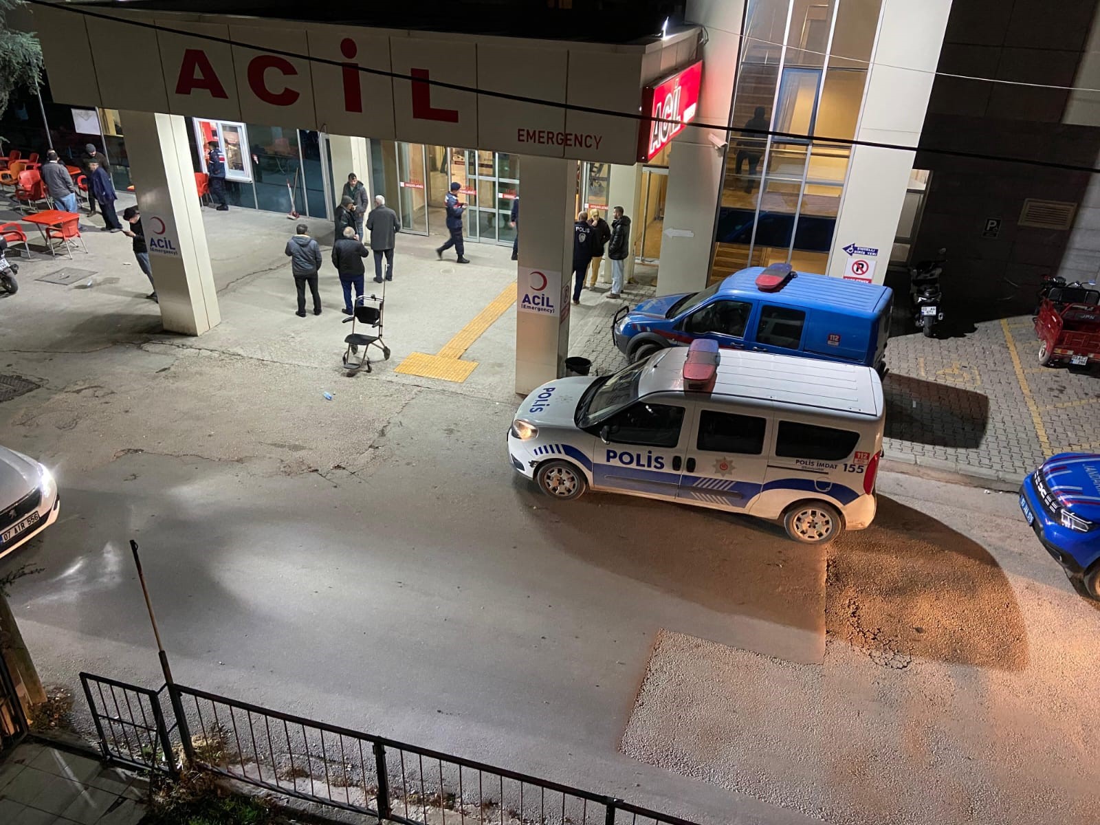 Sandıklı'da Kavgada Ölenlerin Aileleri Cenazeleri Beklerken Sinir Krizleri Geçirdi